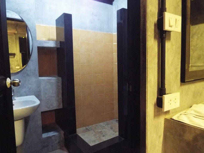 Bathroom 2, Aonang Third Place, Mueang Krabi