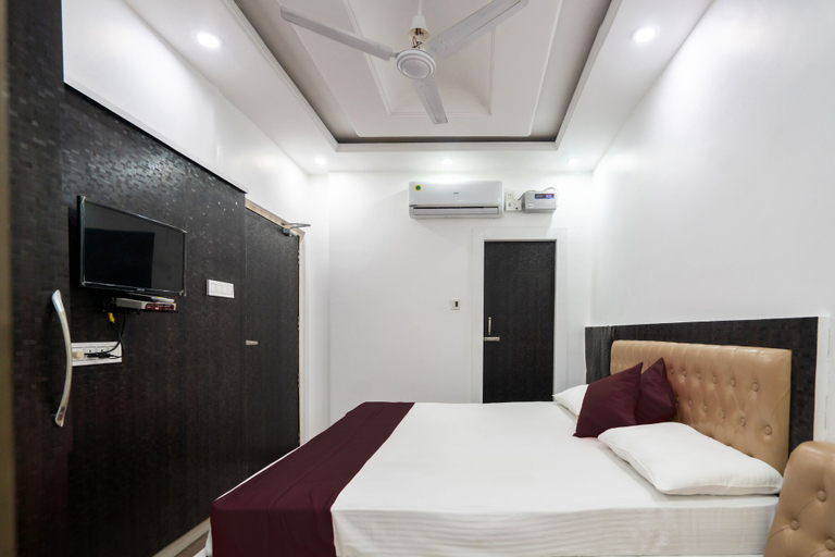 Bedroom 5, Nova Inn, Gorakhpur
