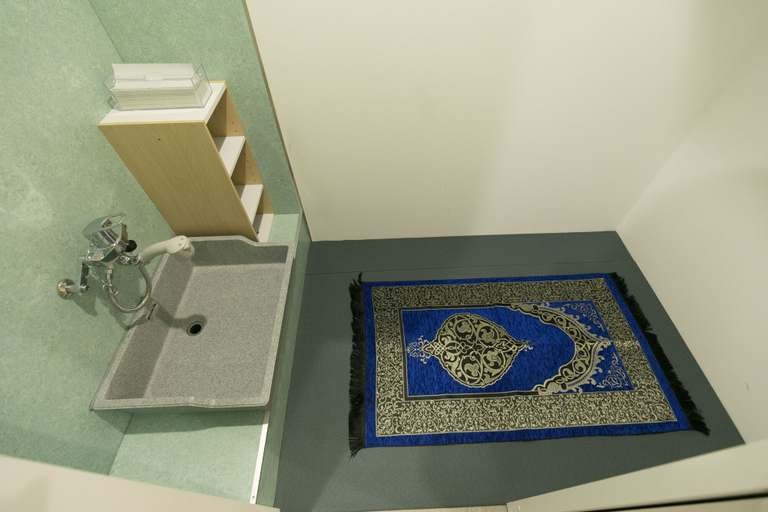 Bathroom 5, hostel DEN, Chūō