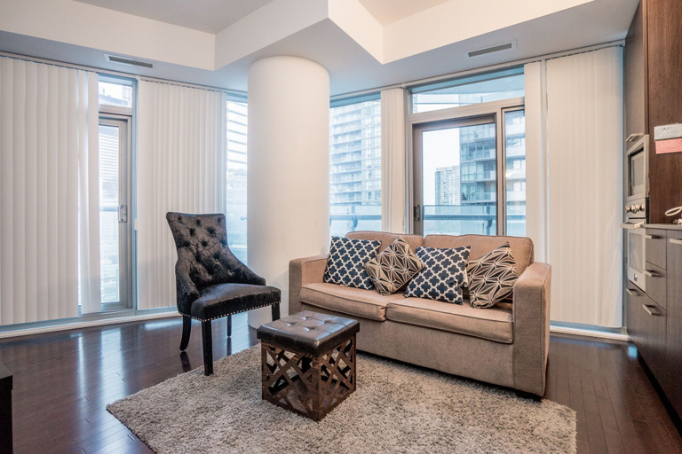 Others 5, Aaira Suites at 1 York St, Toronto