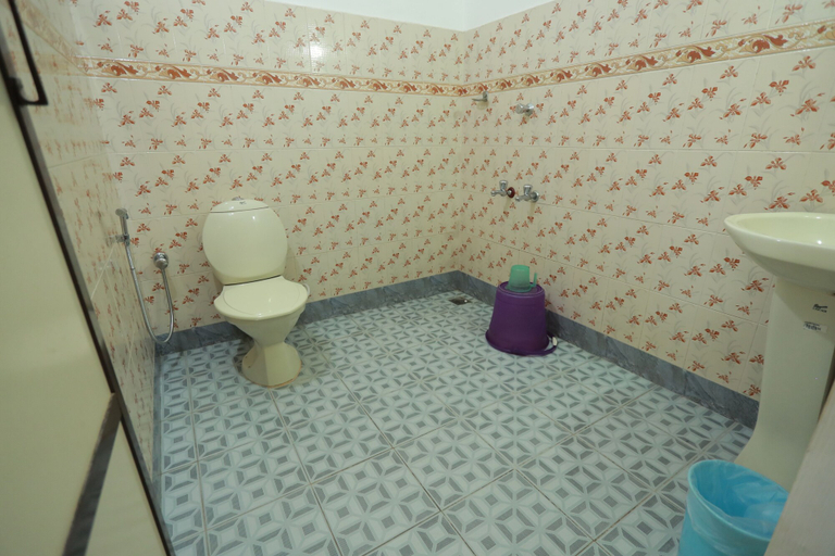 Bathroom 4, Hotel Srinivas, Ernakulam