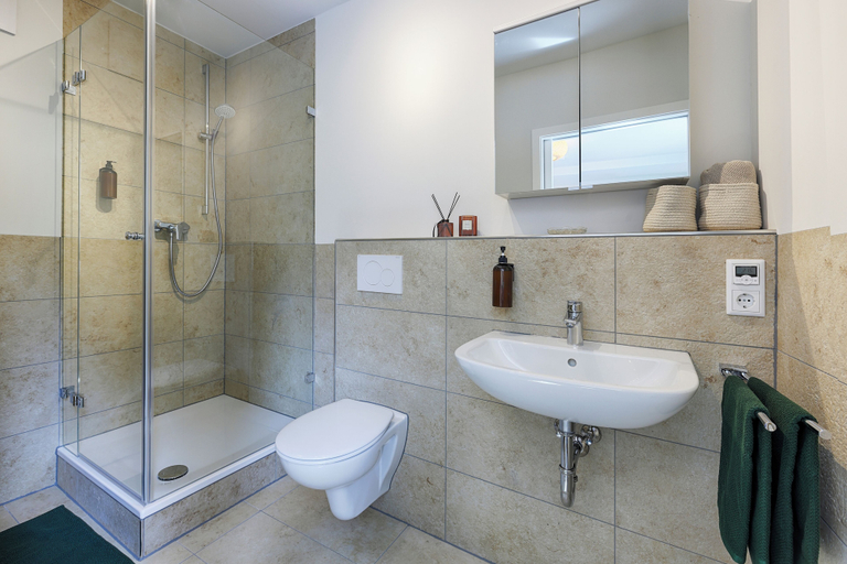 Bathroom 3, homie stay badgasse - am Main mit Dachterrasse, Würzburg