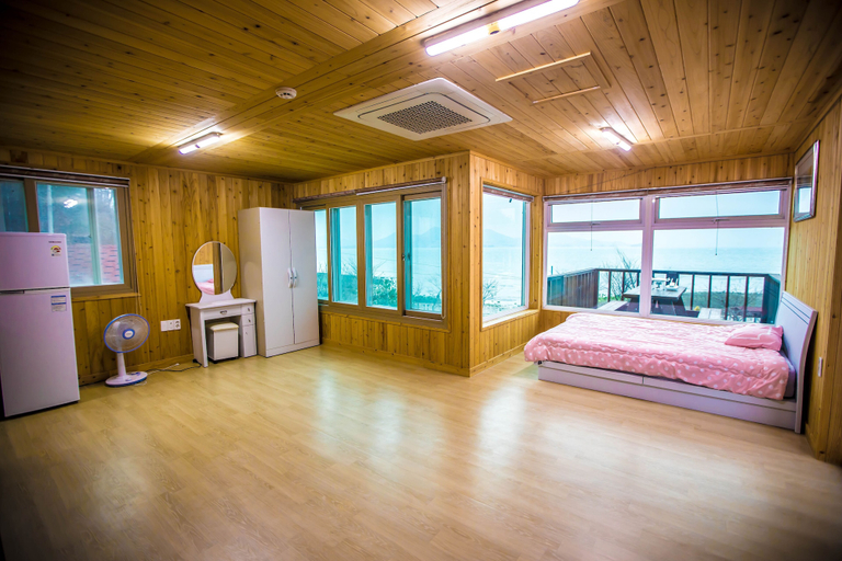 Bedroom 2, Sea and Sunset Pension, Namhae