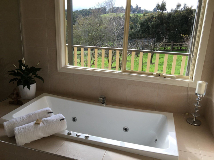 Bathroom 13