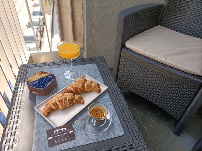 Food & Drinks 5, DANTE 138 CLASS ROOMS & APARTMENTS, Bari