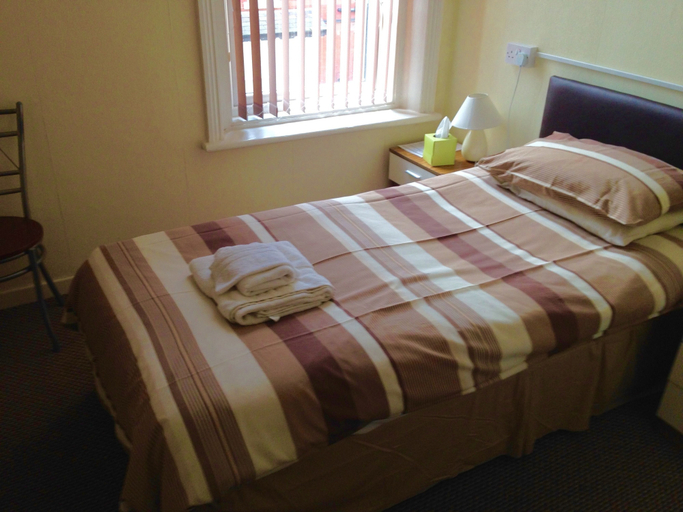 Bedroom 3, Arlingtons, Blackpool