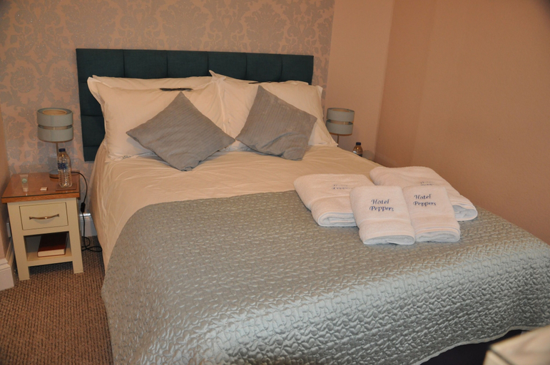 Bedroom 3, Hotel Peppers, Torbay