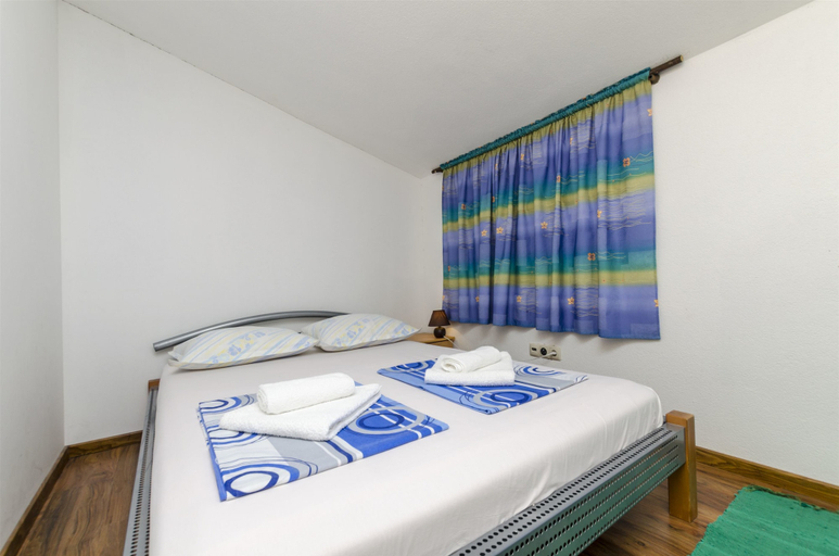 Bedroom 5, Apartments Amulic, Dugi Rat