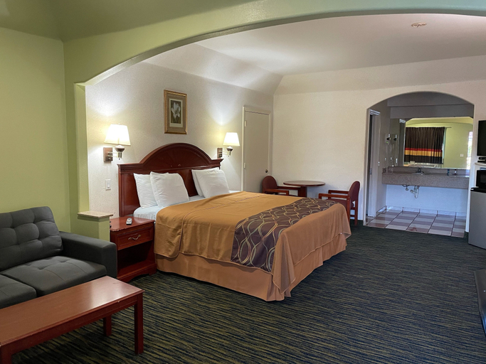 Bedroom 3, Executive Inn And Suites, Montgomery