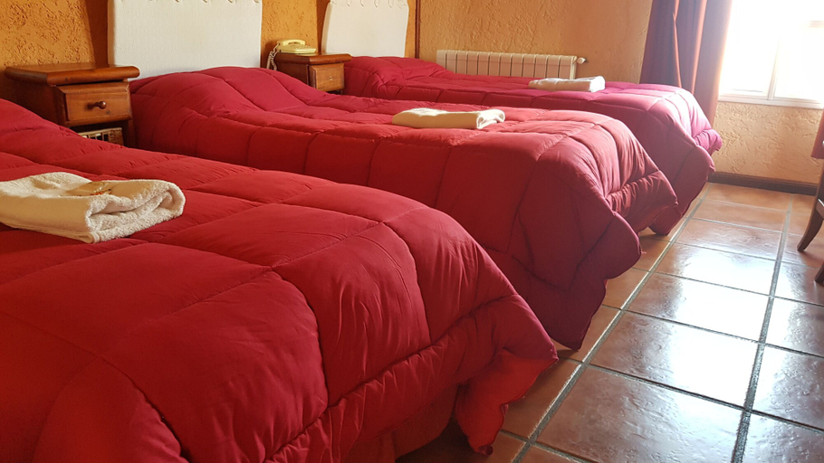 Bedroom 3, Fuerte Calafate Hotel Panorámico, Lago Argentino