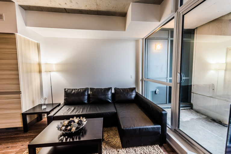 Others 5, Gladstone Suites - Toronto Central, Toronto