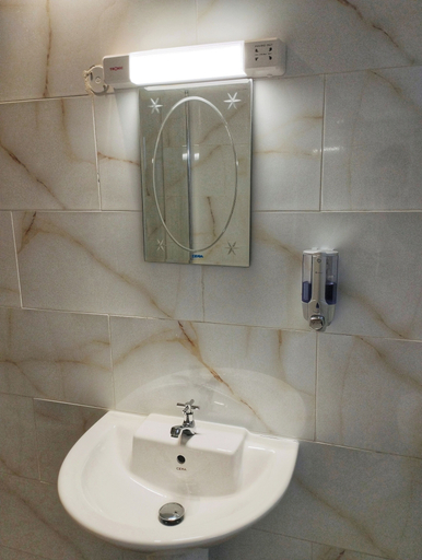 Bathroom 3, Dovass Apartment Seychelles