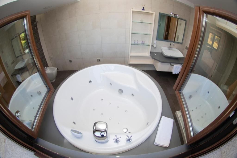 Bathroom 4, A Ballenera de Caneliñas, A Coruña