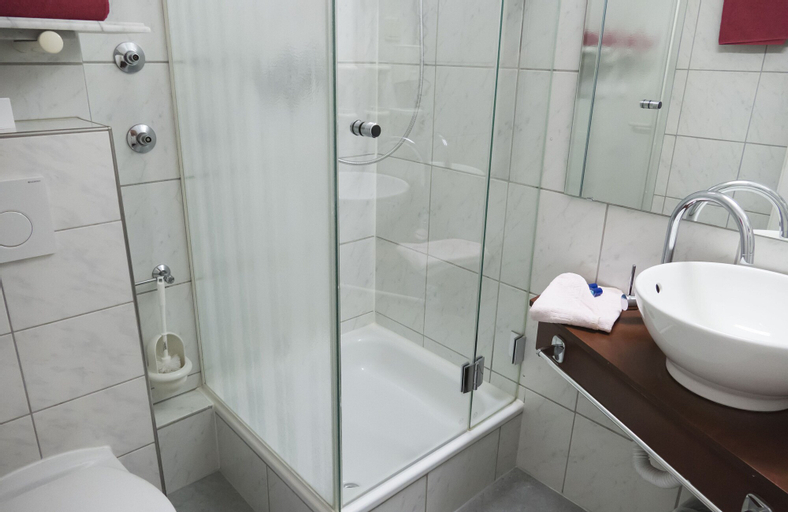 Bathroom 4