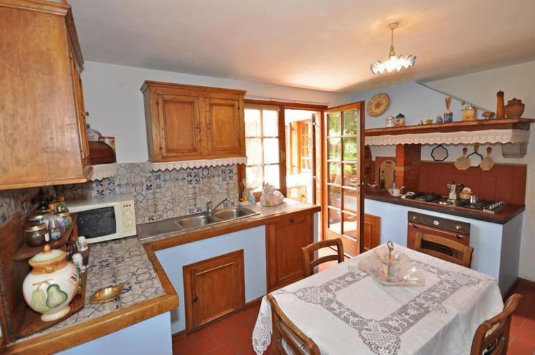 Others 5, Villa San Savino, Arezzo