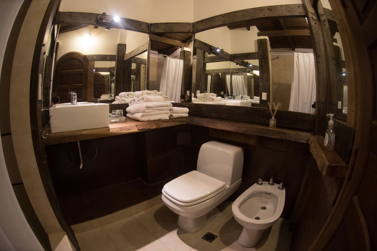 Bathroom 4, Posada del Fin del Mundo, Ushuaia