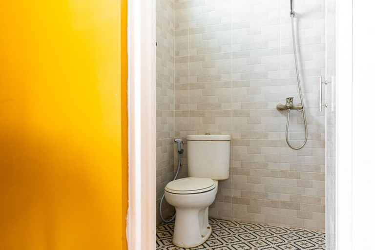 Bathroom, RedDoorz Hostel @ DI Panjaitan Simpang Lima, Semarang