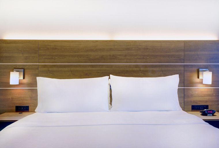 Bedroom 16