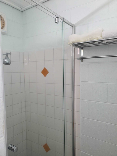 Bathroom 3, Morwell Parkside Motel, Latrobe - Morwell