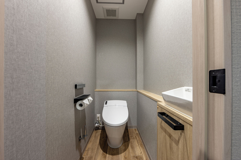 Bathroom 23
