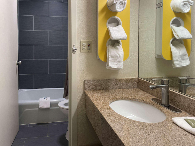 Bathroom 4, Quality Inn Yemassee, Jasper