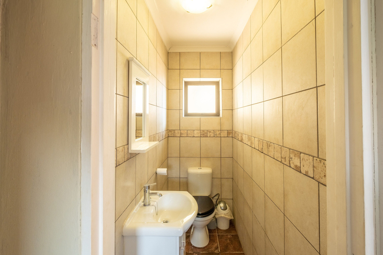 Bathroom 4, Gecko Ridge Guest House, Swakopmund