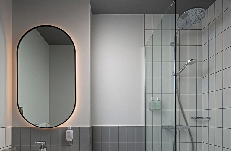 Bathroom 4, Leonardo Hotel Galway