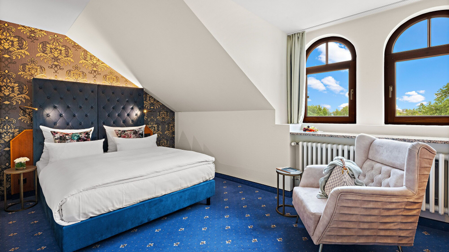 Bedroom 3, Bayerischer Hof Dresden, Dresden