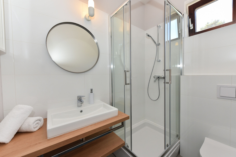 Bathroom 4, Mediterraneo Garden Apartments, Zadar