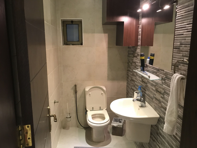 Bathroom, The Rooftop, Na'oor