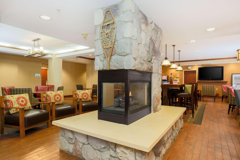 Exterior & Views 2, Hampton Inn Anchorage, Anchorage