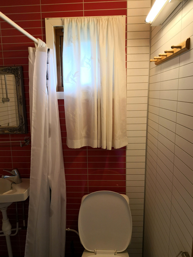 Bathroom 4, Hagstua, Vestvågøy