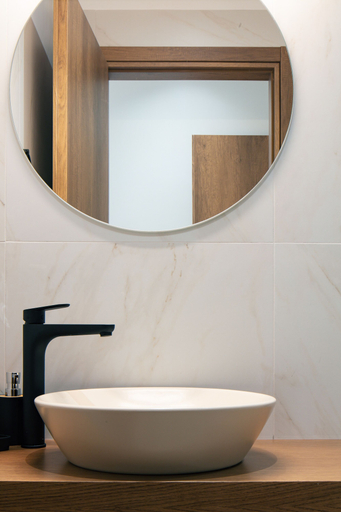 Bathroom 5, Centro Storico, Crete