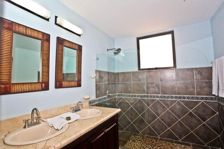 Bathroom 3, Jaco Beachfront Resort Penthouse, Garabito