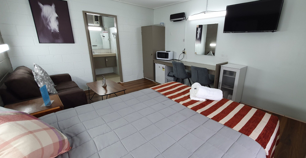 Bedroom 2, Morwell Parkside Motel, Latrobe - Morwell