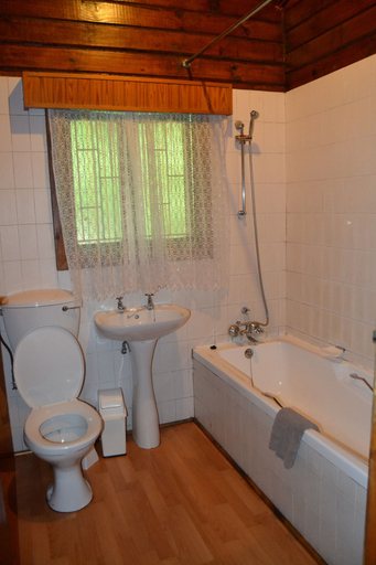 Bathroom 4, Log Cabin & Settlers Village, Ehlanzeni