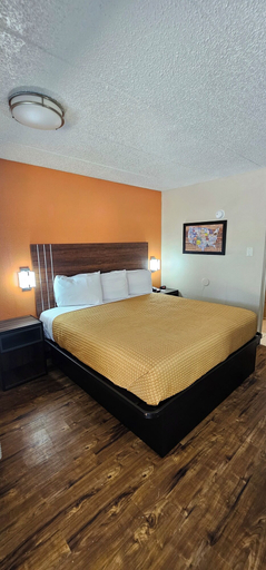 Bedroom 3, Econo Lodge Charlotte Airport, Mecklenburg