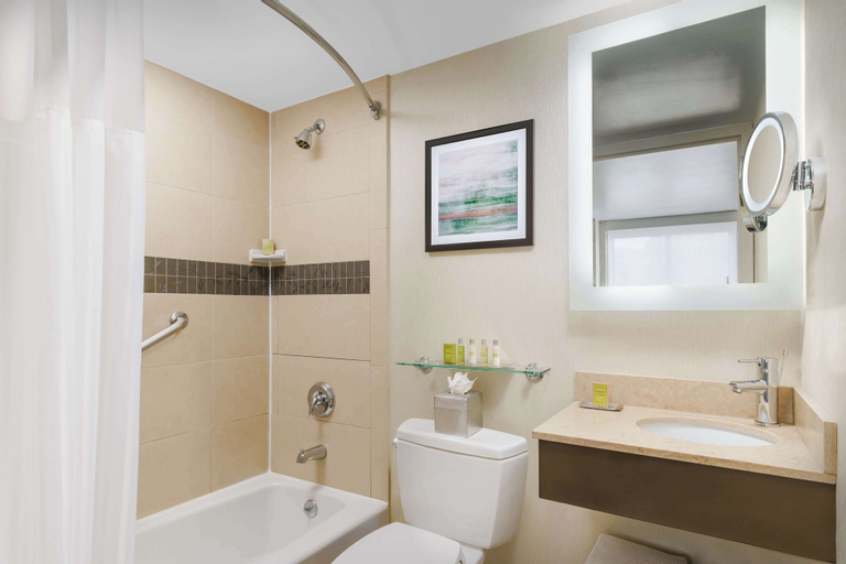 Bedroom 4, DoubleTree by Hilton Hotel New York City - Chelsea, New York
