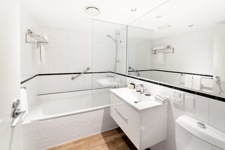 Bathroom 15