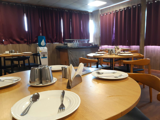 Food & Drinks, Bakya Slot - Luxury Rooms, Kancheepuram