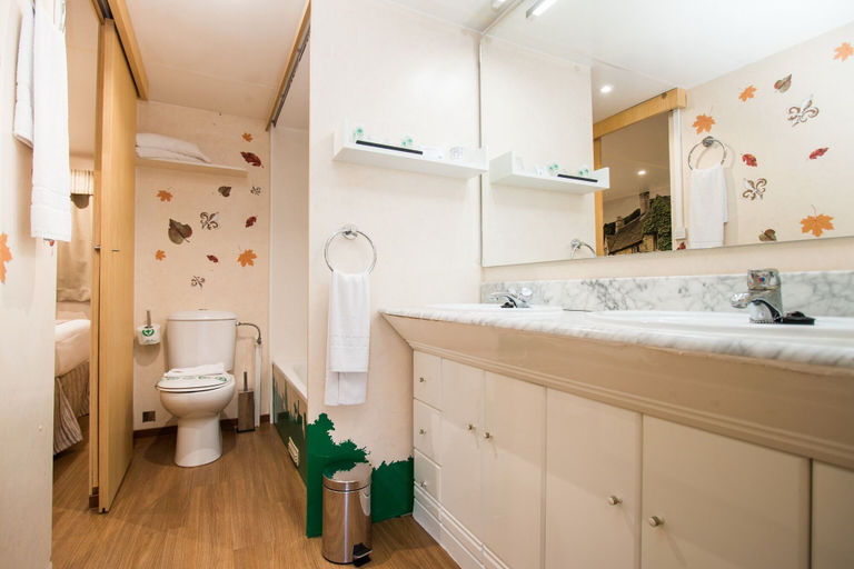 Bathroom 3, Magic Robin Hood Waterpark Lodge Resort, Alicante