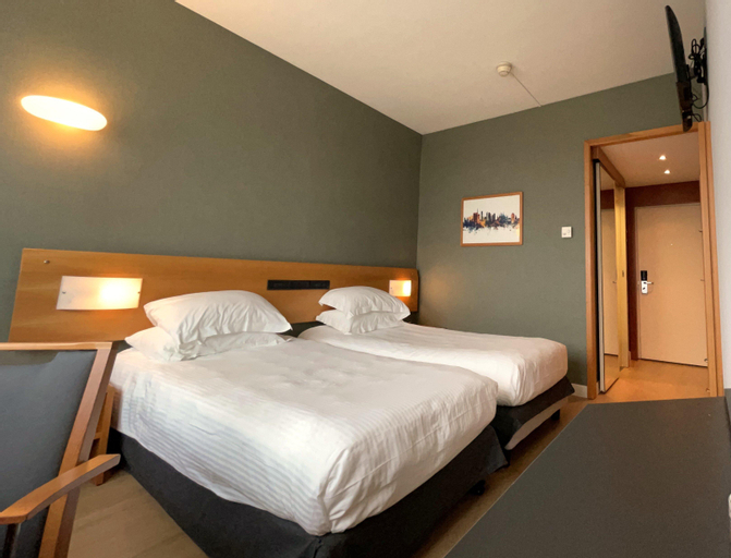 Bedroom 12
