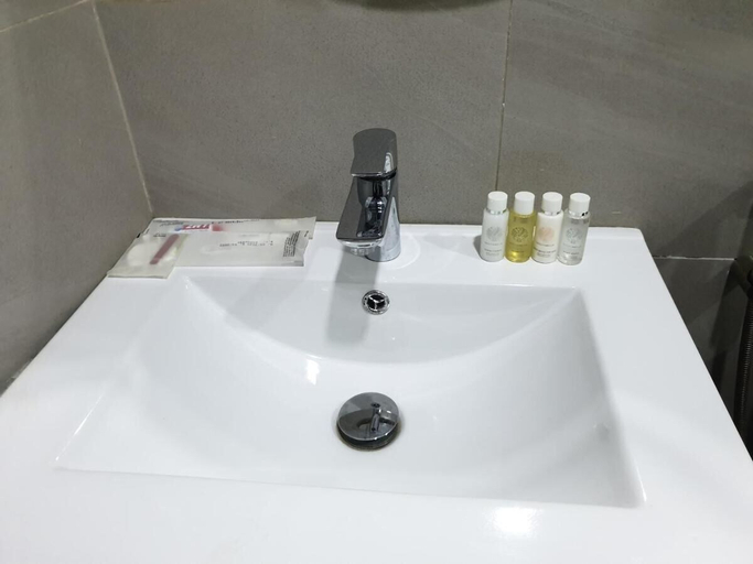 Bathroom 5, MUSADA LUXURY HOTELS AND SUITES, AbujaMun