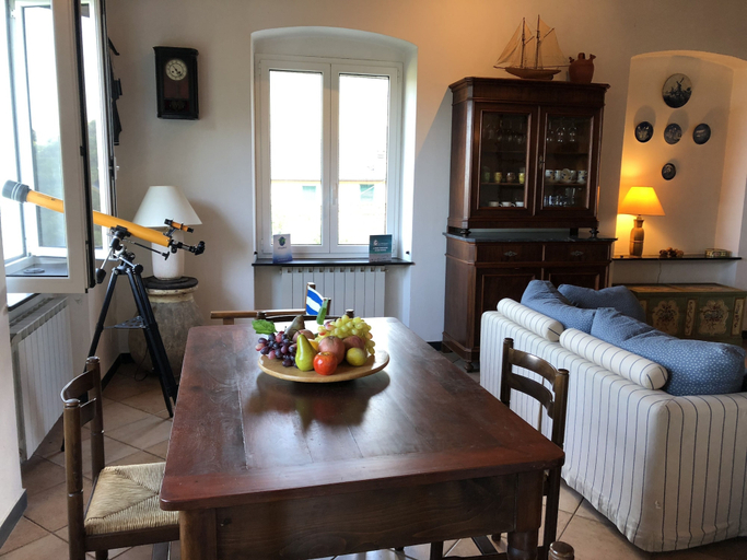 In-room dining, House Maria Rosa, Genova