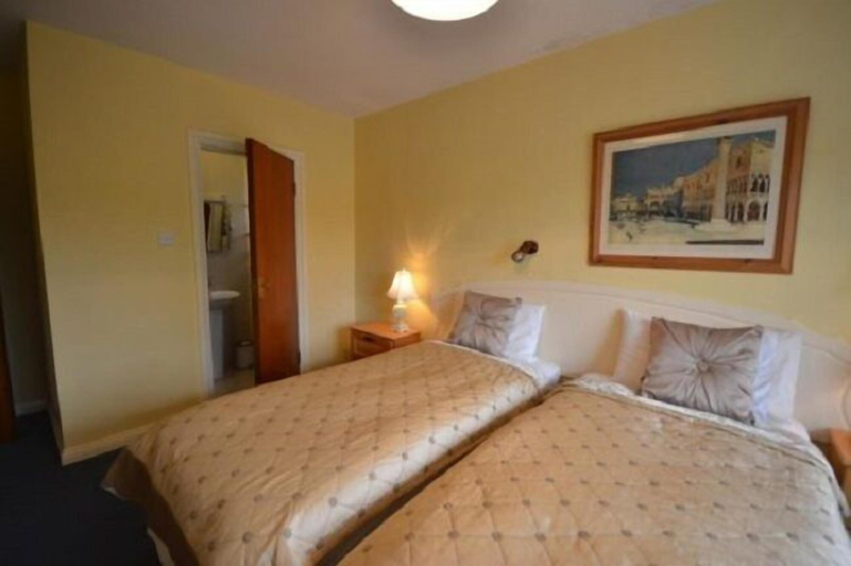 Others 5, Gorman's B&B