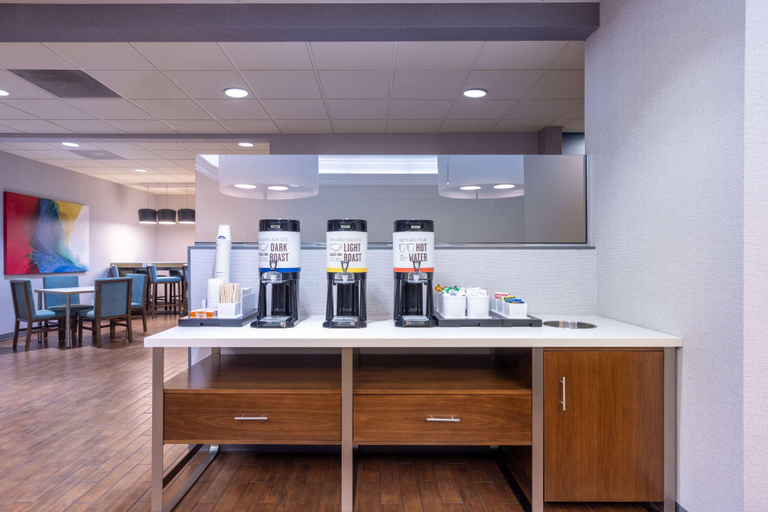 Food & Drinks 5, Hampton Inn St. Robert/Ft. Leonard Wood, Pulaski