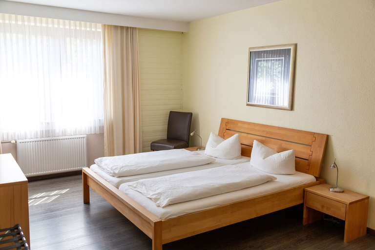 Bedroom 2, Hotel Am Schloss Broich, Mülheim an der Ruhr