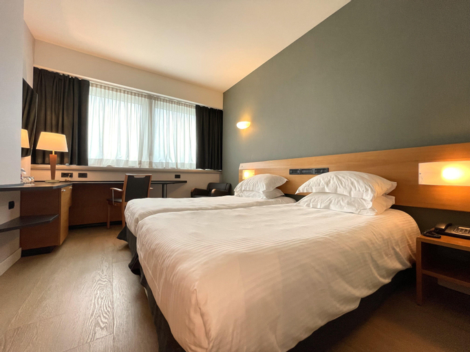 Bedroom 13