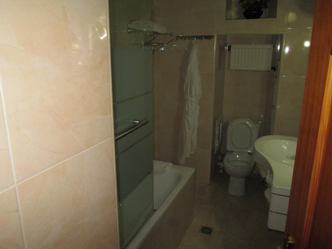 Bathroom, Hotel El Kenz, Setif