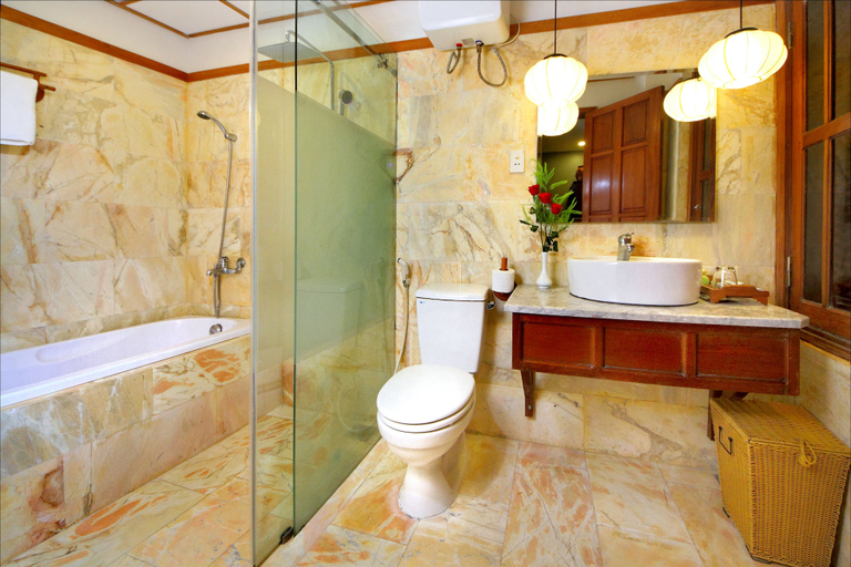 Bathroom 3, Thanh Van 1 Hotel, Da Nang